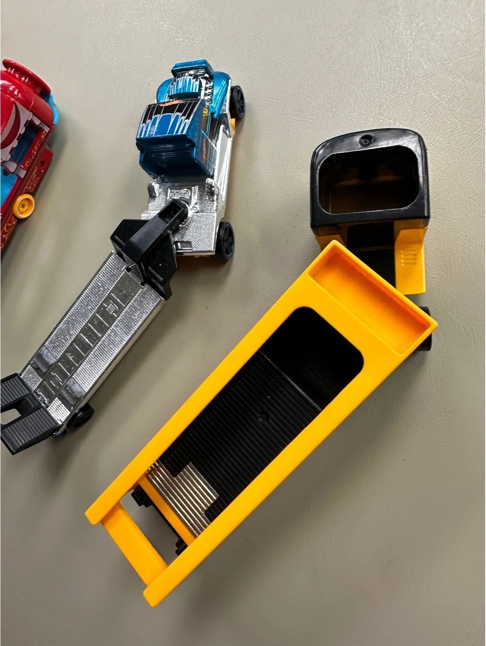 Hot Wheels Car Transporter Truck Toy Set
